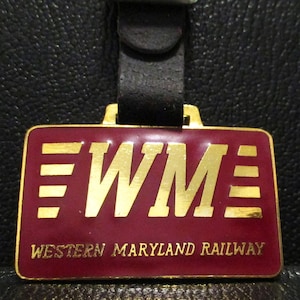 Verzamelobject WM Western Maryland Railway Railroad RR-trein zakhorloge fob metaal en email Een klassiek probleem reclamepromo verzamelobject