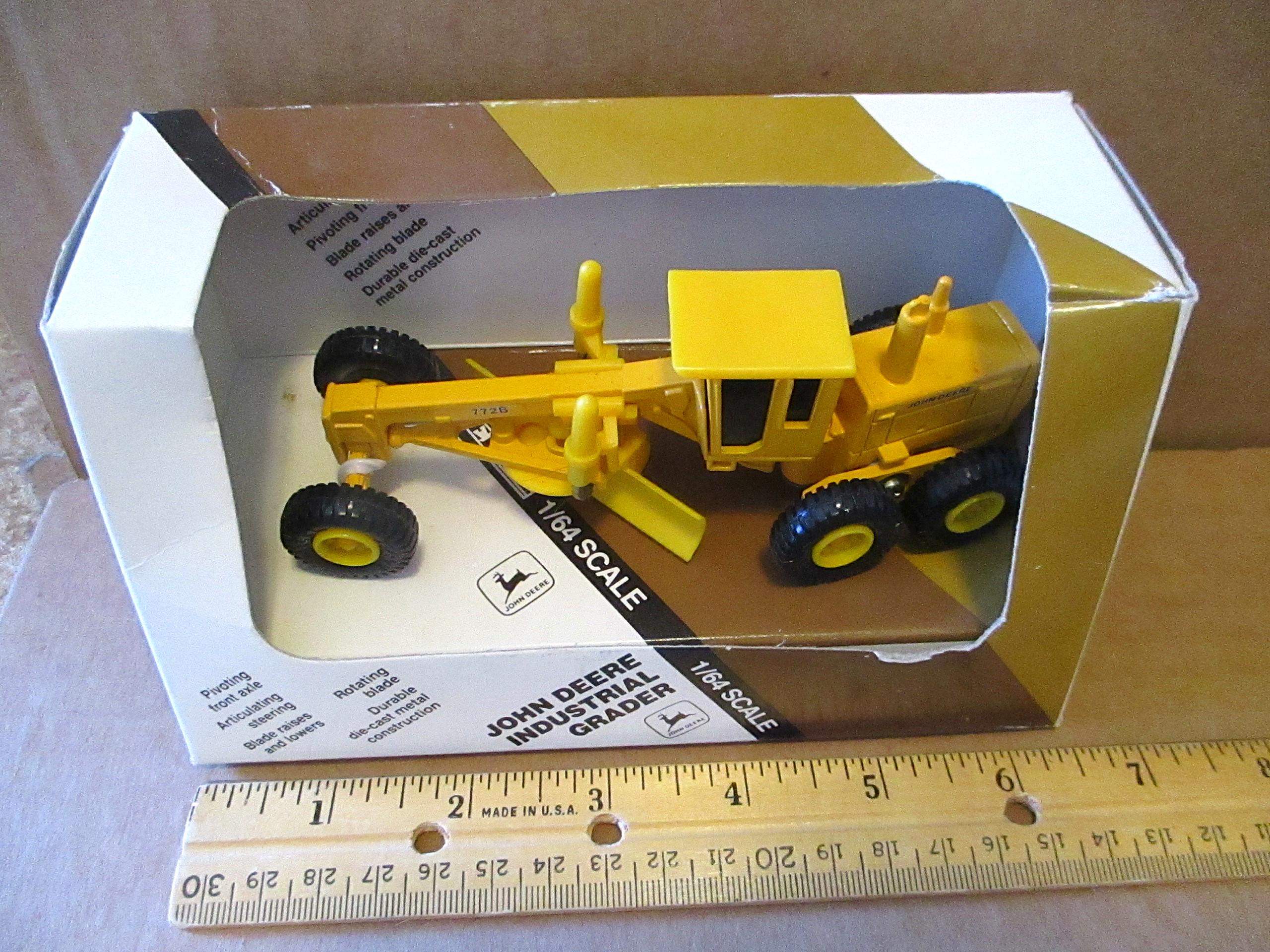John Deere 772B Industrial Motor Road Grader 1/64 Ertl Toy Stock