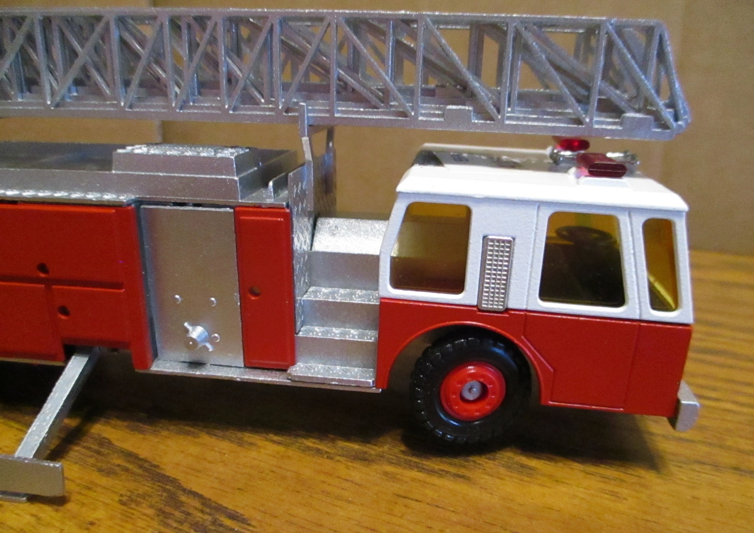 西ドイツ コナード（Conrad） 消防ハシゴ車 Emergency One Fire