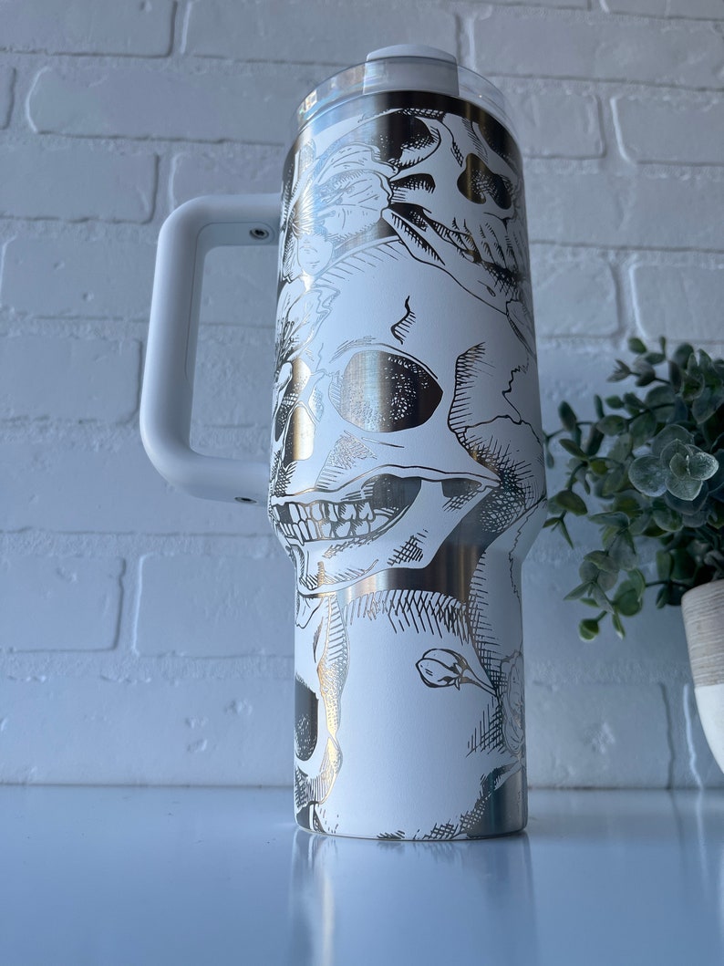 Skulls and Hibiscus Engraved Stnley 40oz Tumbler image 4