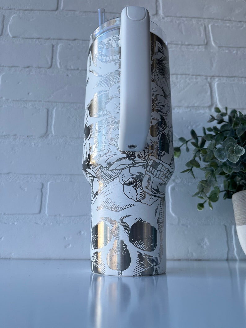 Skulls and Hibiscus Engraved Stnley 40oz Tumbler image 3