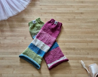 Handgestrickte Beinstulpen in pink und grüntönen