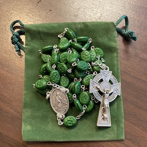 Gorgeous Irish Shamrock Rosary (8mm)