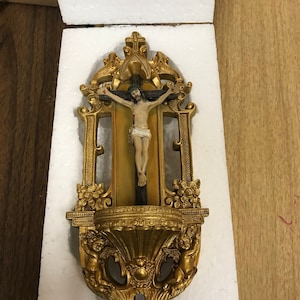 Gorgeous 7 Inch Cathedral Crucifix Holy Water Font