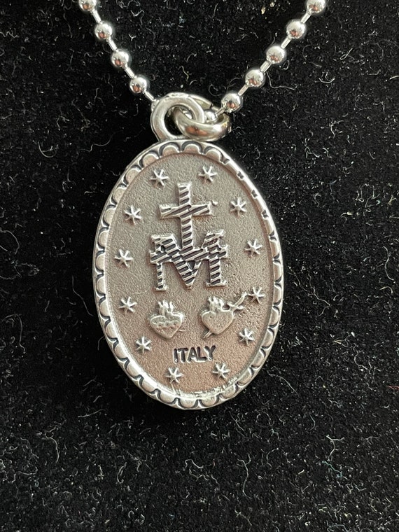 Lumen Mundi Silver Toned Our Lady Of Grace Miraculous Medal Pendant - 1 Inch Oval - View #9