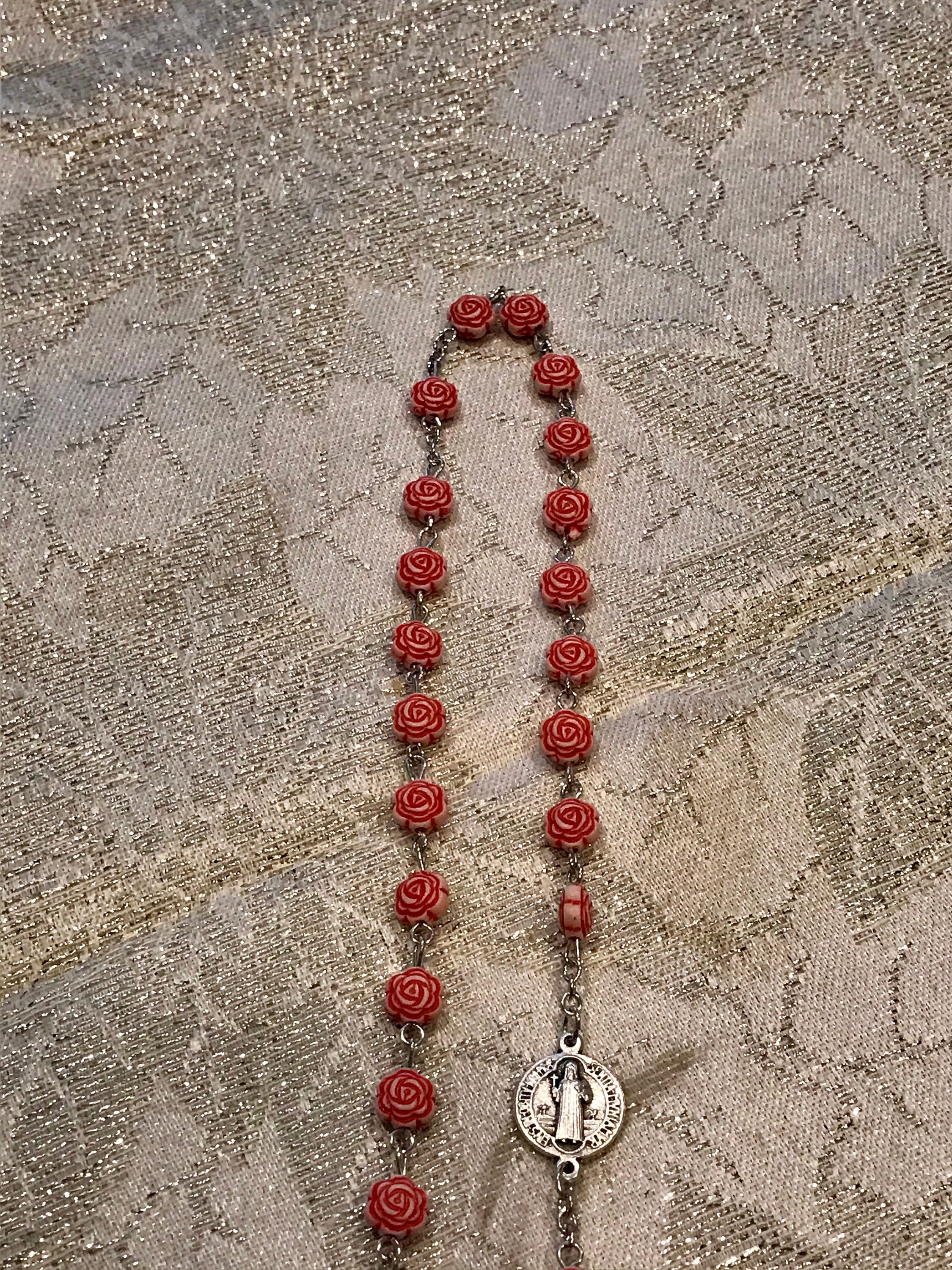 Tangle Free Red Rosebud Rosary (Zinc Alloy)