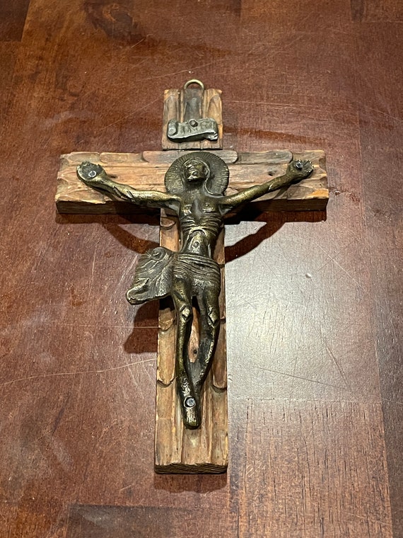 Vintage 7.5 Inch Crucifix - image 1