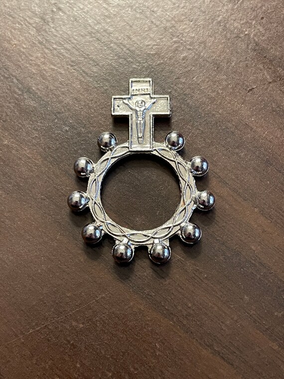 Crucifix Finger Rosary (silver)