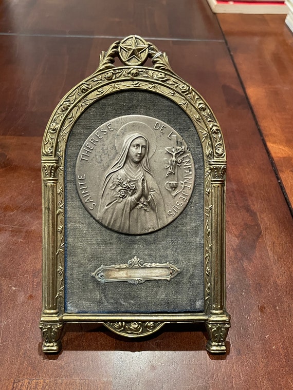 Vintage 8.75 Inch French Antique St. Theresa Lisie