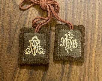 Deluxe Embroidered Brown And Wool Scapular