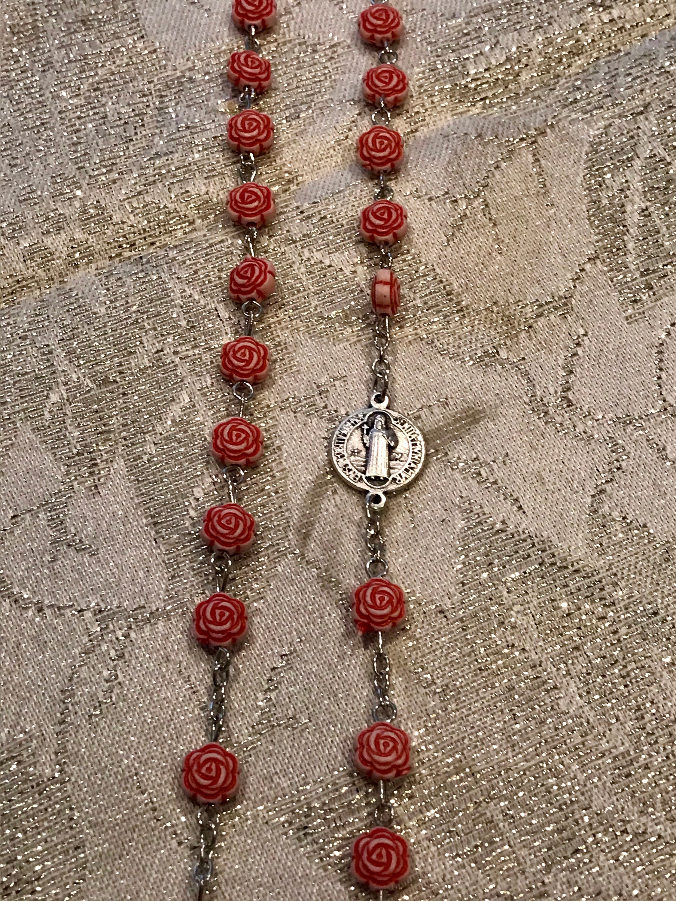 Tangle Free Red Rosebud Rosary (Zinc Alloy)