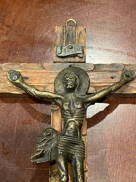 Vintage 7.5 Inch Crucifix - image 2