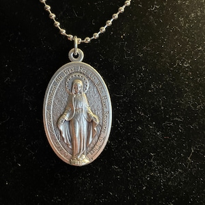 Miraculous Medal 1 3/4 Inch w/chain (English)