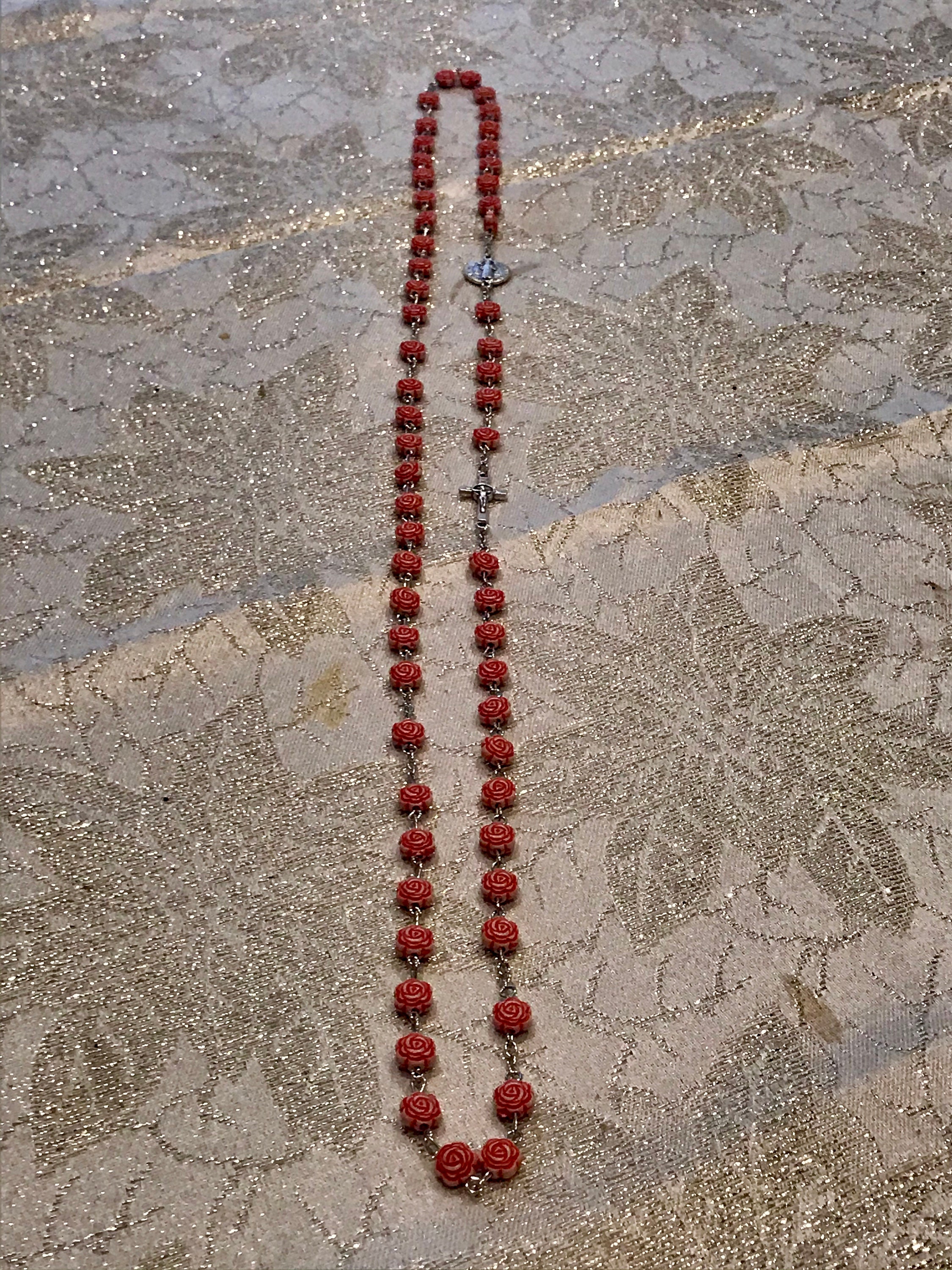 Tangle Free Red Rosebud Rosary (Zinc Alloy)