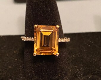 14k gold over sterling silver natural gem 3 carat citrine size 8 very stunning stone comes in velvet green ring box