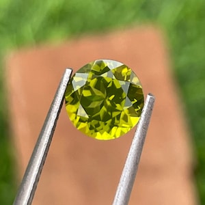Natural Peridot Loose Gemstone Round Shape, Weight 1.80 Cts, Loupe Clean, August Birthstone, Size 7.4 x 7.4 x 5 mm Peridot For jewellery.