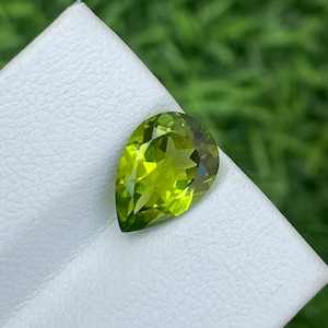 Natural Peridot Beautiful Pear Shape, Weight 2.55 Cts, Slightly Included, August Birthstone, Size 11.5 x 8 mm Peridot For jewellery.
