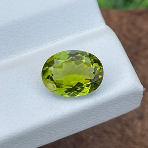 Natural Peridot Beautiful Oval Shape, Weight 2.65 Cts, Slightly Included, August Birthstone, Size 10.2 x 7.7 mm Peridot For jewellery.