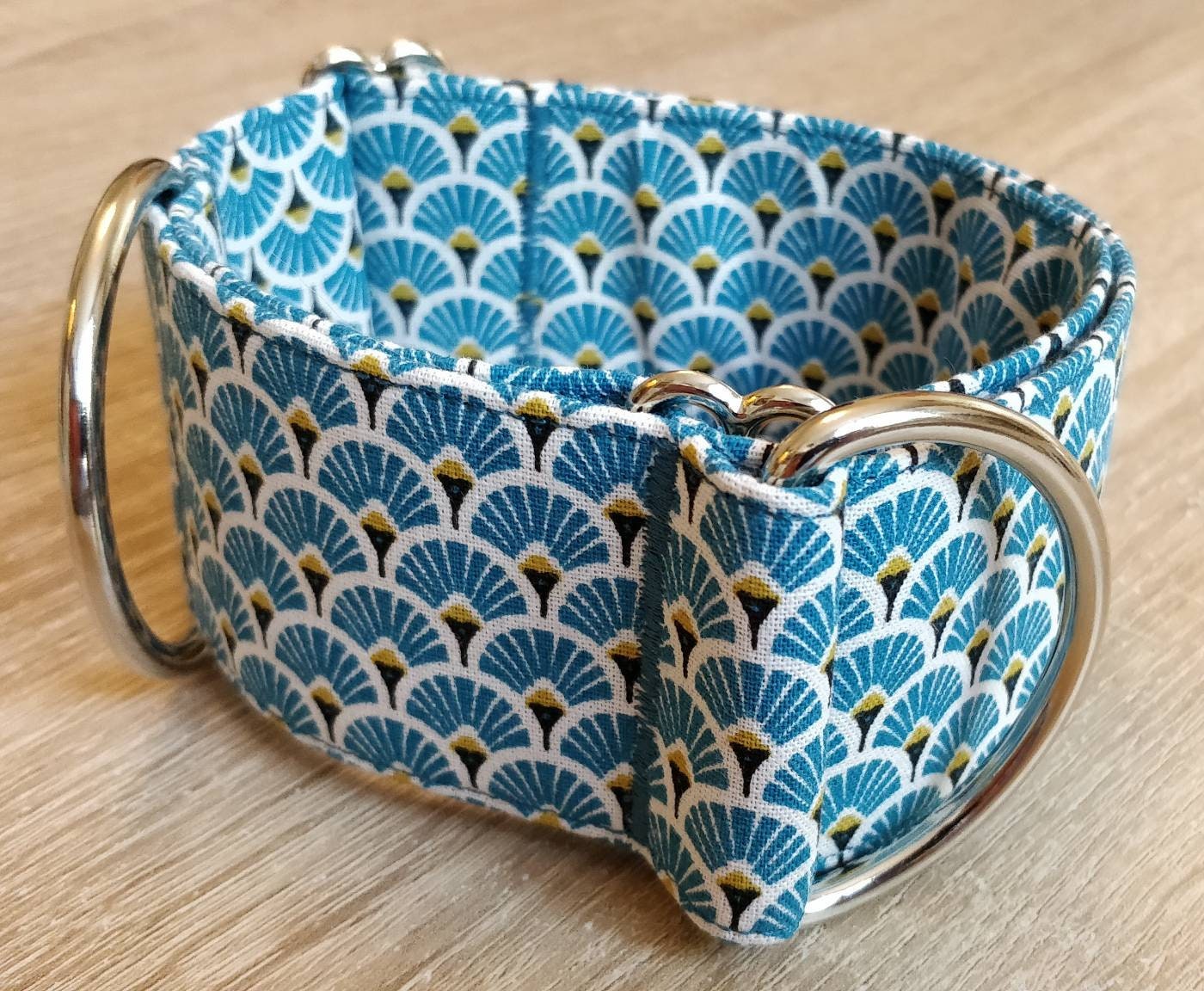 Collier de Chien Fan Pattern.