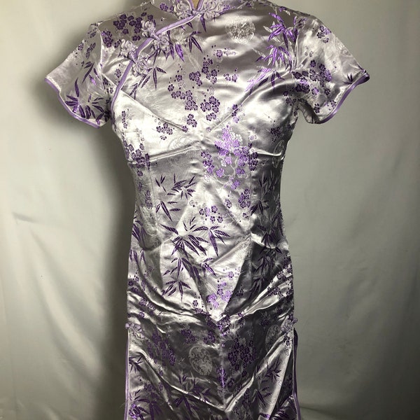 Womens Oriental Dress. Silver And Purple. Size 17” Pit To Pit. Small