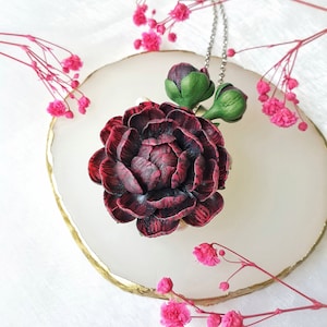 Dunkel Burgund Pfingstrose Halskette, Geschenkidee für Frauen. Blumen Halskette für Sie. Pfingstrose Schmuck schwarz Prinz, Muttertagsgeschenk.