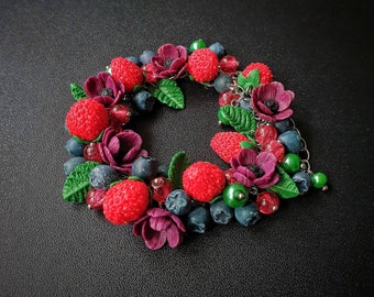 Berries jewelry bracelet. Blueberries bracelet, strawberry bracelet. Gift idea for women. Summer accessories.