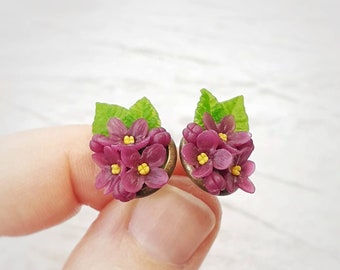 Lilac earrings of polymer clay. Purple flowers jewelry. Valentine's day gift for women.