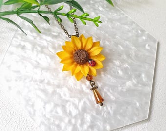 Sunflower with Ladybug , Sunflower necklace. Gift idea for women, Yellow flower. Ladybug, summer jewelry.
