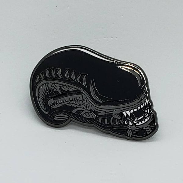Pin de esmalte de extraterrestre
