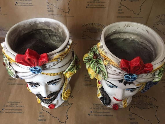 シチリアの頭部、カルタジローネ陶器で作られたシチリアのムーア人の頭