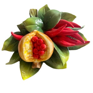 Hanging or freestanding fruit composition with pomegranate and chilli peppers 20x15 cm - depth 10 cm 100% handmade