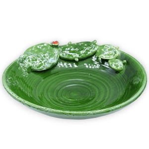 Fine ceramic centerpiece, Ø 40 cm approx. with application of prickly pear leaves