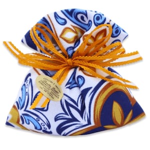 Cotton bag with Sicilian Maiolica print and Elegance organza ribbon - 5 Confetti inside - Size: L 11 x H 12 cm
