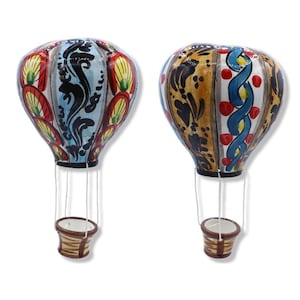 Caltagirone ceramic hot air balloon - approx. 24 cm high (1 unit) random decoration