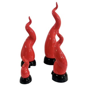 Lucky horn in fine ceramic, entirely handmade, red color on a black base - available in 4 sizes