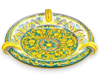 Centrotavola fruttiera Traforata con manici, ceramica Caltagirone, Ø 40 cm ca (1Unità) decoro barocco con palmetta e fiore