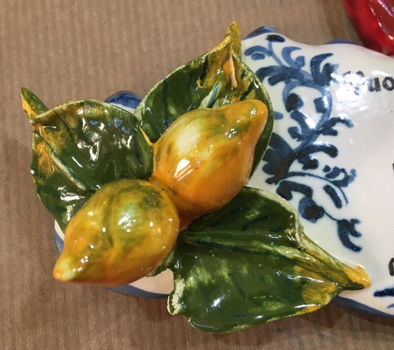 シチリア島はすべて手作業で作られ、吊るすように装飾された