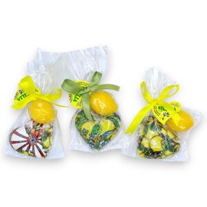Imán estampado temática Sicilia con jabón vegetal de limón (1 unidad) varias opciones de modelo y decoración aleatoria