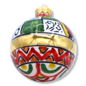 Bola navideña de cerámica de Caltagirone, Ø 7 cm aprox., con 3 opciones de decoración (1 unidad). Acabado con esmalte de oro puro de 24k.