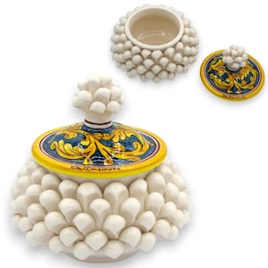 Pote para biscoitos ou caixa de joias em forma de pinha siciliana, cerâmica de Caltagirone, Ø 16 cm aprox. (1 unidade). Decorações variadas.