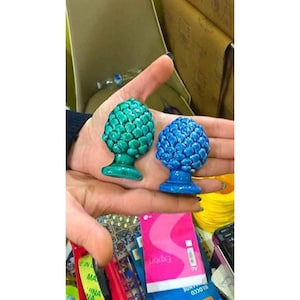 Sicilian pine cone magnet wedding favors in ceramic with jute bag and 5 confetti