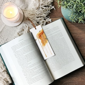 Honey Bee Bookmark | Bee Bookmark | Animal Bookmark | Bee Gift | Wildlife Bookmark | Book Lover | Reader Gift | Gardener Gift