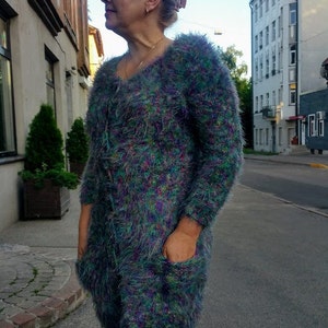 Cardigan lungo lavorato a mano Beatifull chunky knit cardigan con tasca e bottoni taglia 10-12 Regalo fatto a mano per lei