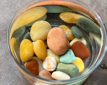 Mediterranean Sea Pebbles: Colorful Aquarium & Terrarium Stones, Ocean tumbled Decorative rocks for crafting, Pebble art; 2-3 cm