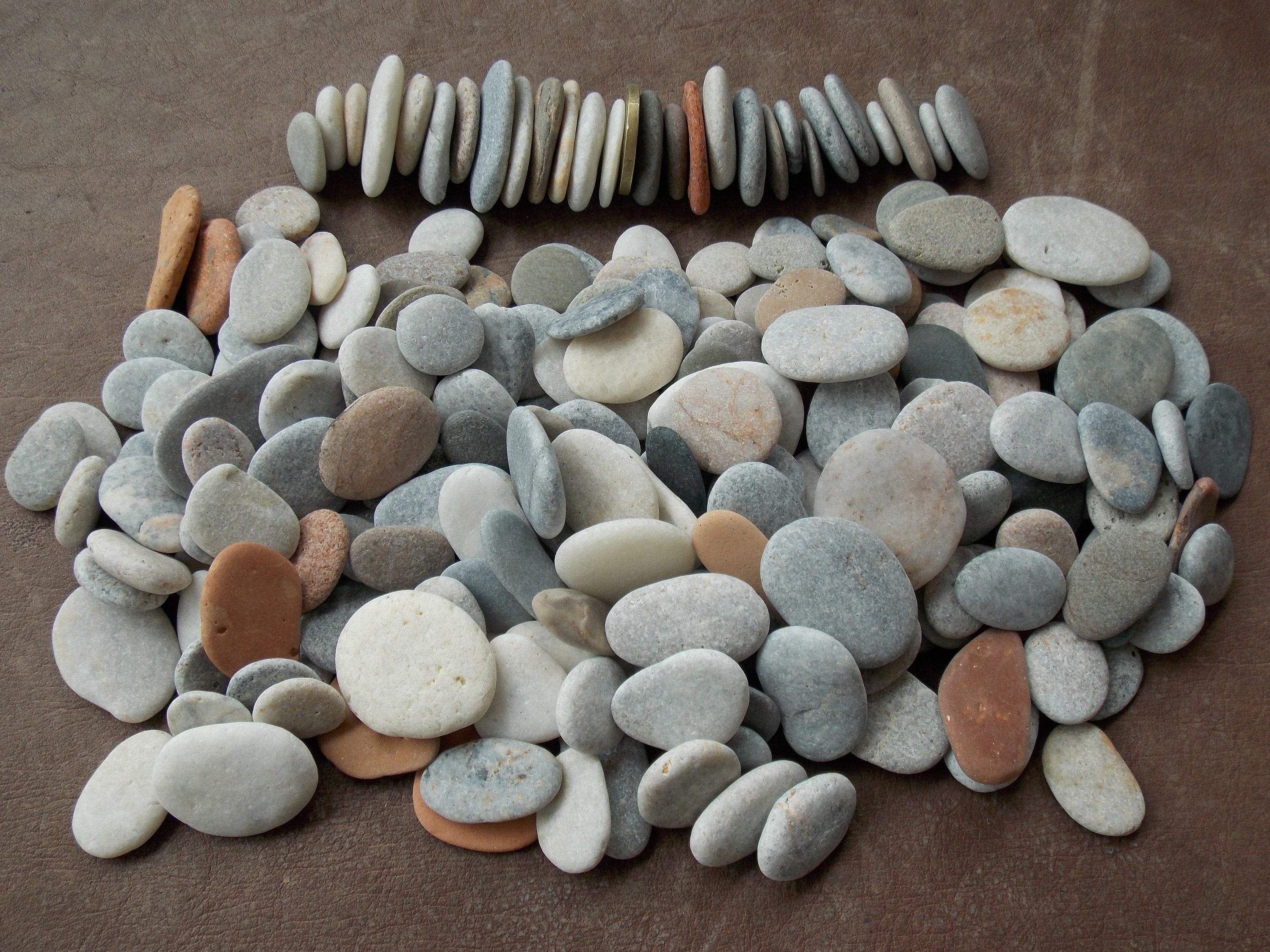 2kg Mixed Sized Assorted Sea Flat Pebbles Stones For Pebble Art Crafts #2kg 