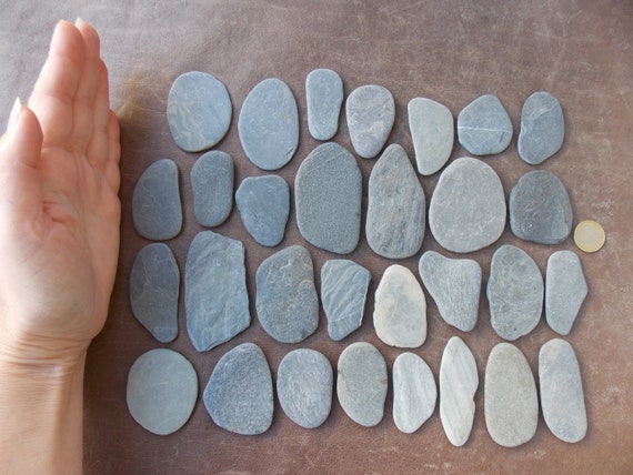 30 Slate Stones Flat Beach Pebbles Bulk Thin Sea Stones for Pebble Art,  Mosaic Making, Aquarium Fish Tank Decor, Crafts 4-8cm 1.63.1 