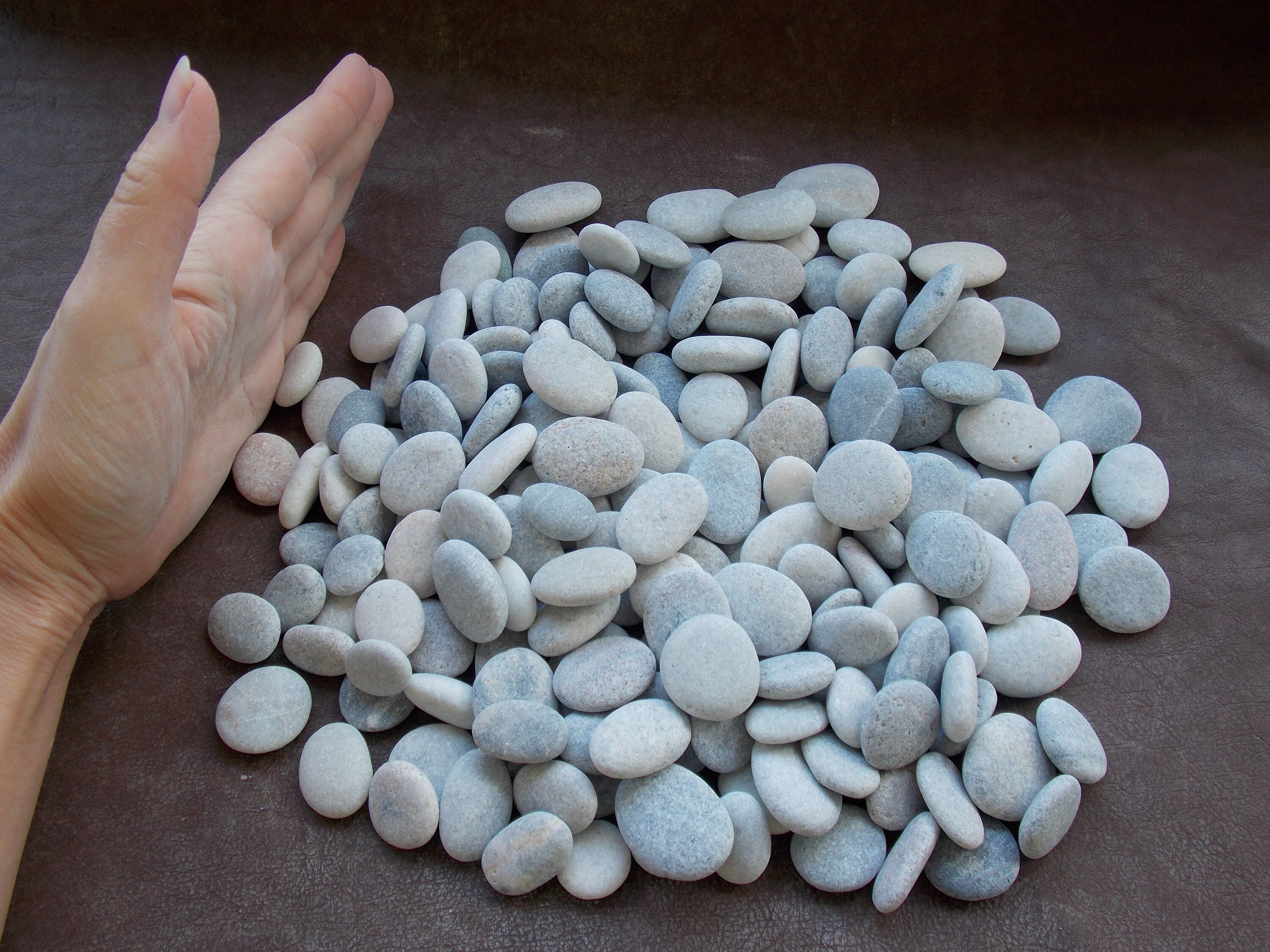 150 Small Oval and Round Mediterranean Sea Stones for Pebble Art Ultra Flat  Surf Tumbled Rocks Smooth Beach Pebbles 1,5-3,5cm, 0,61,4 