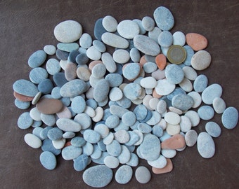 Piedras de playa lisas: guijarros marinos planos para arte y mosaicos.