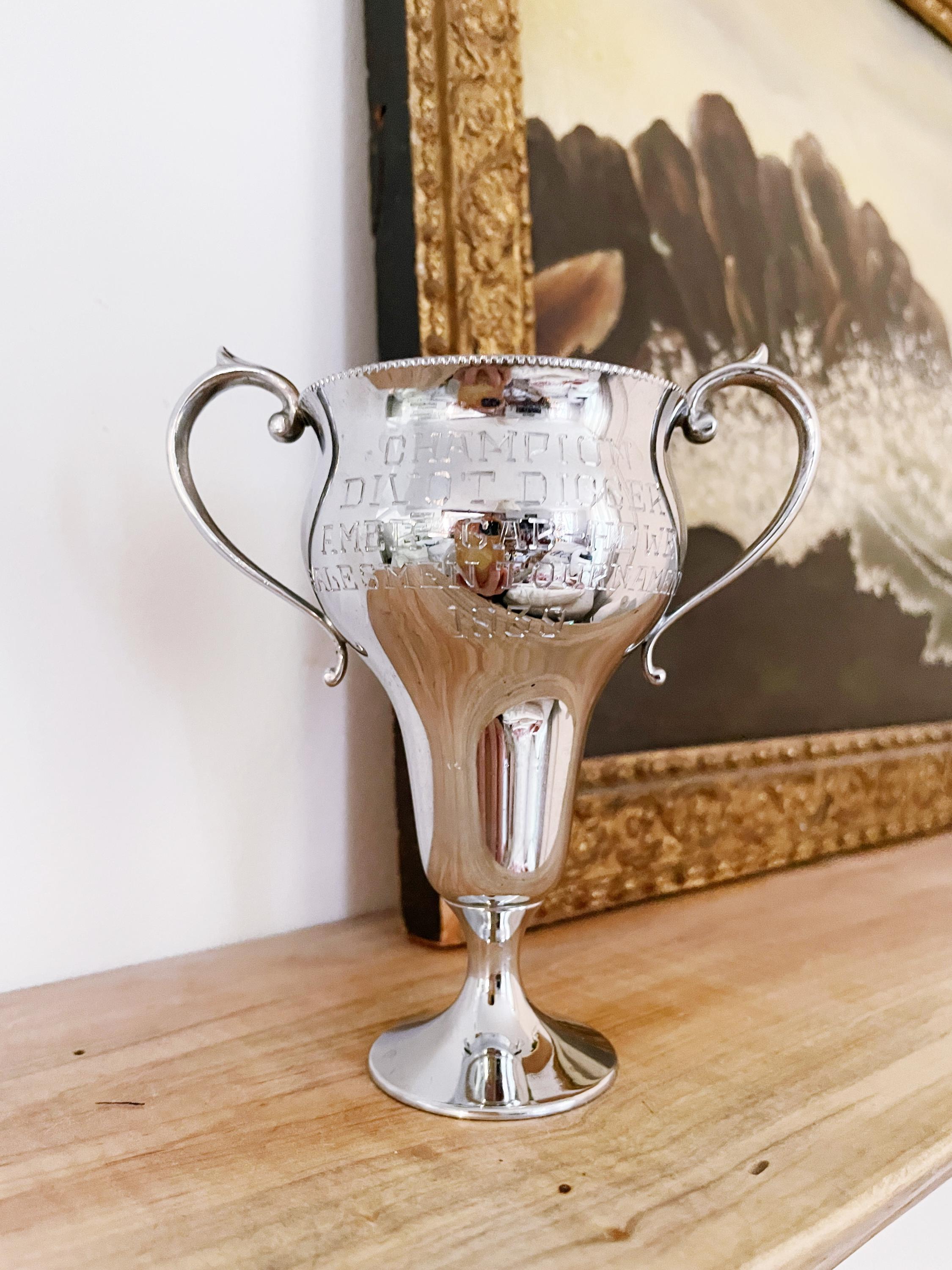 純銀・シルバートロフィー2つ