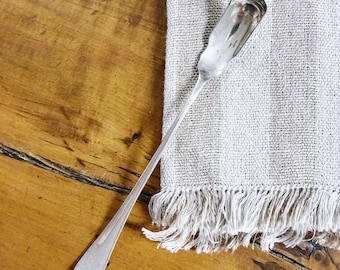 Cuchara antigua para rábano picante bañada en plata del hotel Parker House de Boston.